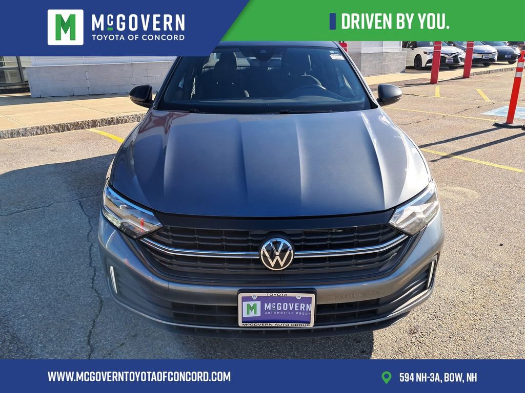 Used 2024 Volkswagen Jetta Sport image 9