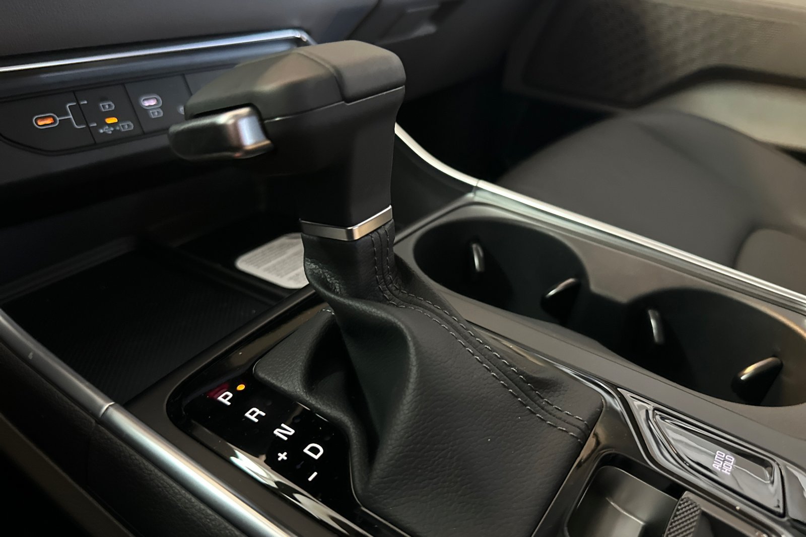 New 2026 Kia Carnival EX FWD image 23