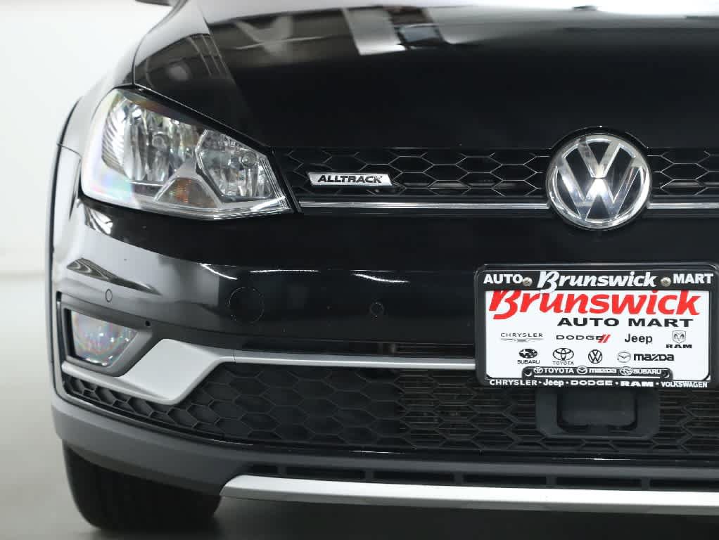 Used 2017 Volkswagen Golf Alltrack SE AWD/4WD image 6