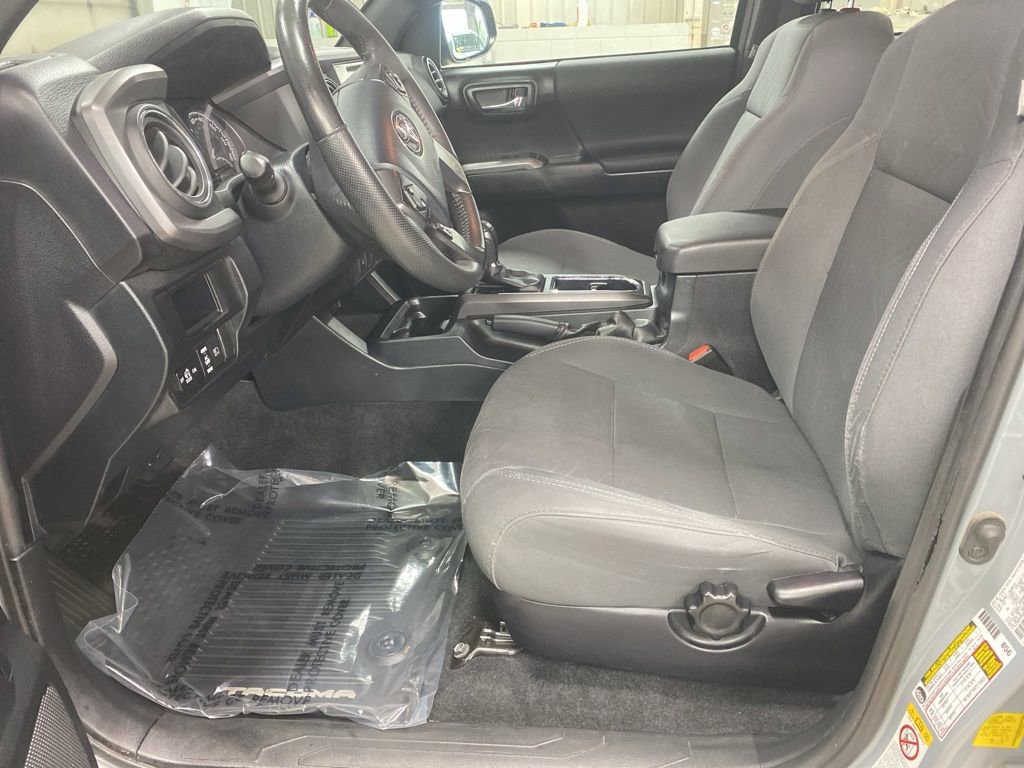 Used 2019 Toyota Tacoma TRD Off-Road AWD/4WD image 27