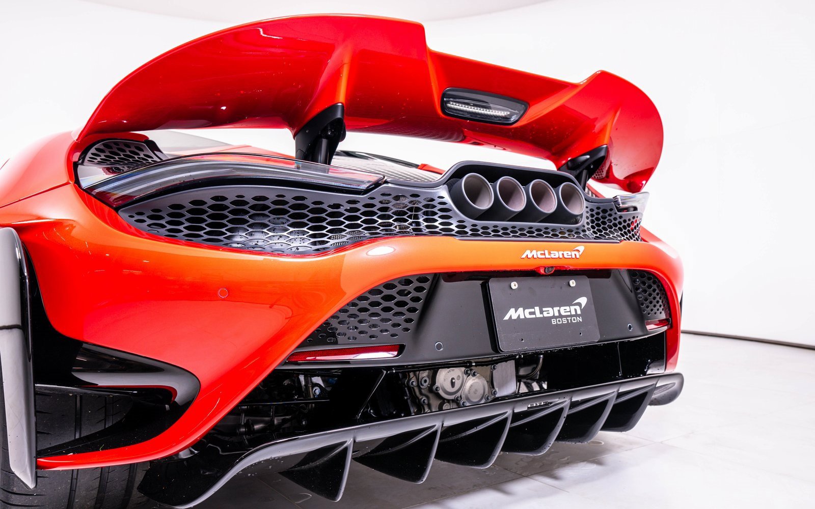 Used 2022 McLaren 765LT image 13