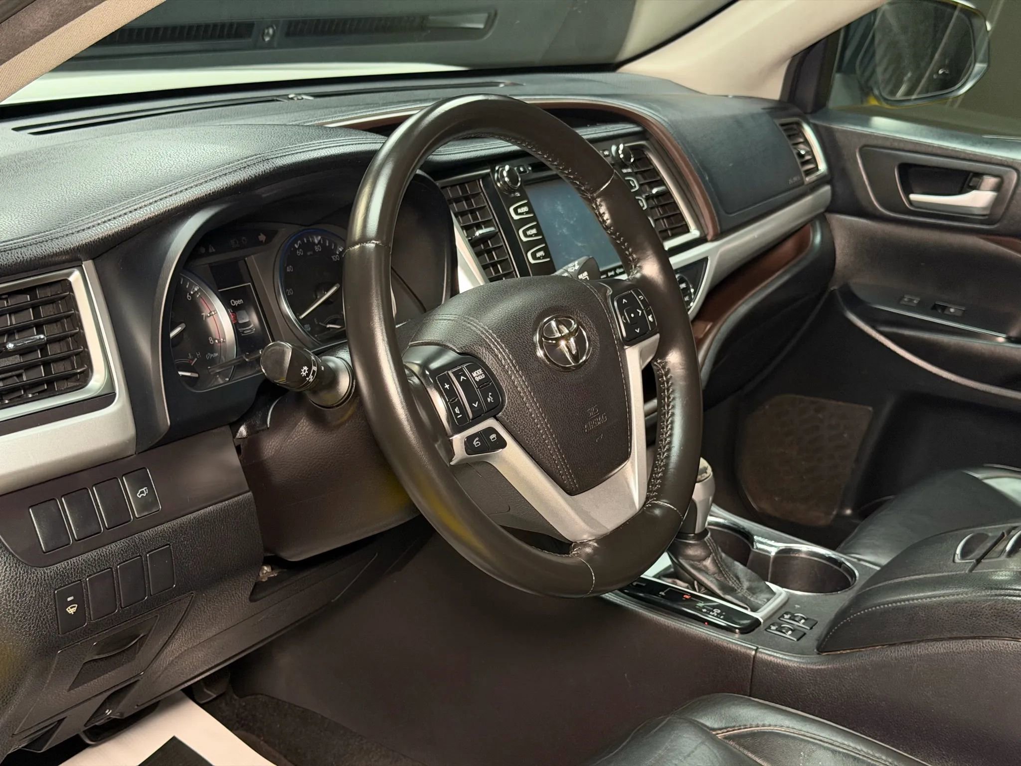 Used 2016 Toyota Highlander XLE w/ Preferred Accessory Package FWD image 53