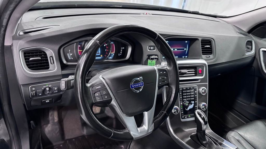 Used 2015 Volvo V60 T5 Premier image 10