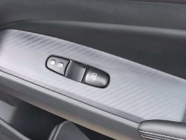 Used 2025 Nissan Altima 2.5 SV FWD image 33