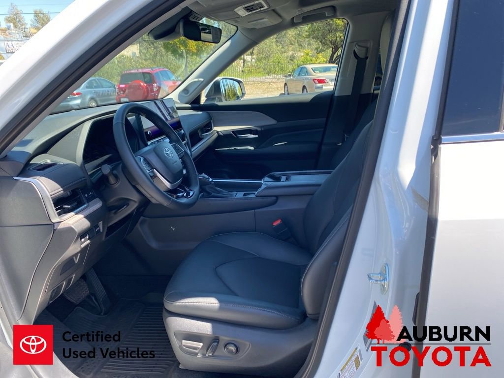 Certified 2025 Toyota Grand Highlander AWD image 38