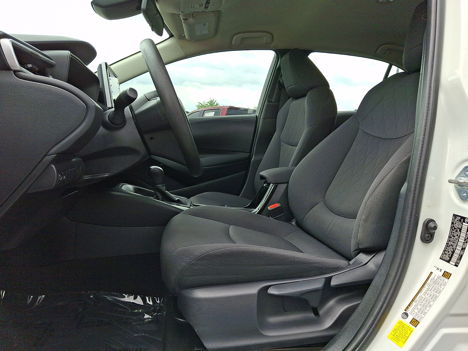 Used 2021 Toyota Corolla LE FWD image 13