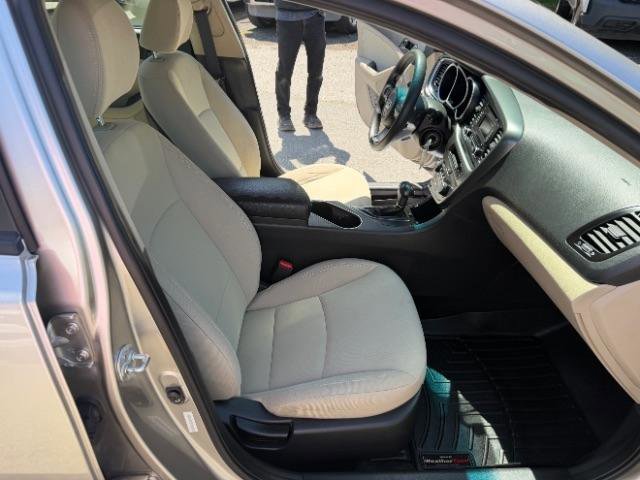 Used 2015 Kia Optima LX FWD image 31
