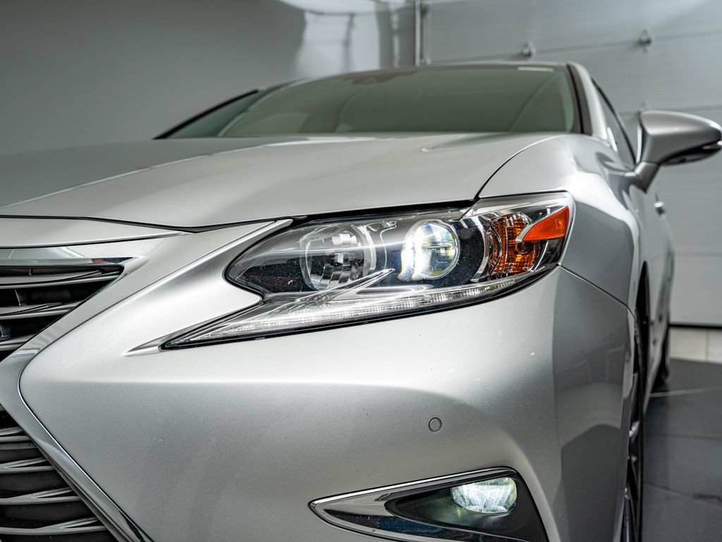 Used 2018 Lexus ES 350 w/ Premier Package FWD image 13