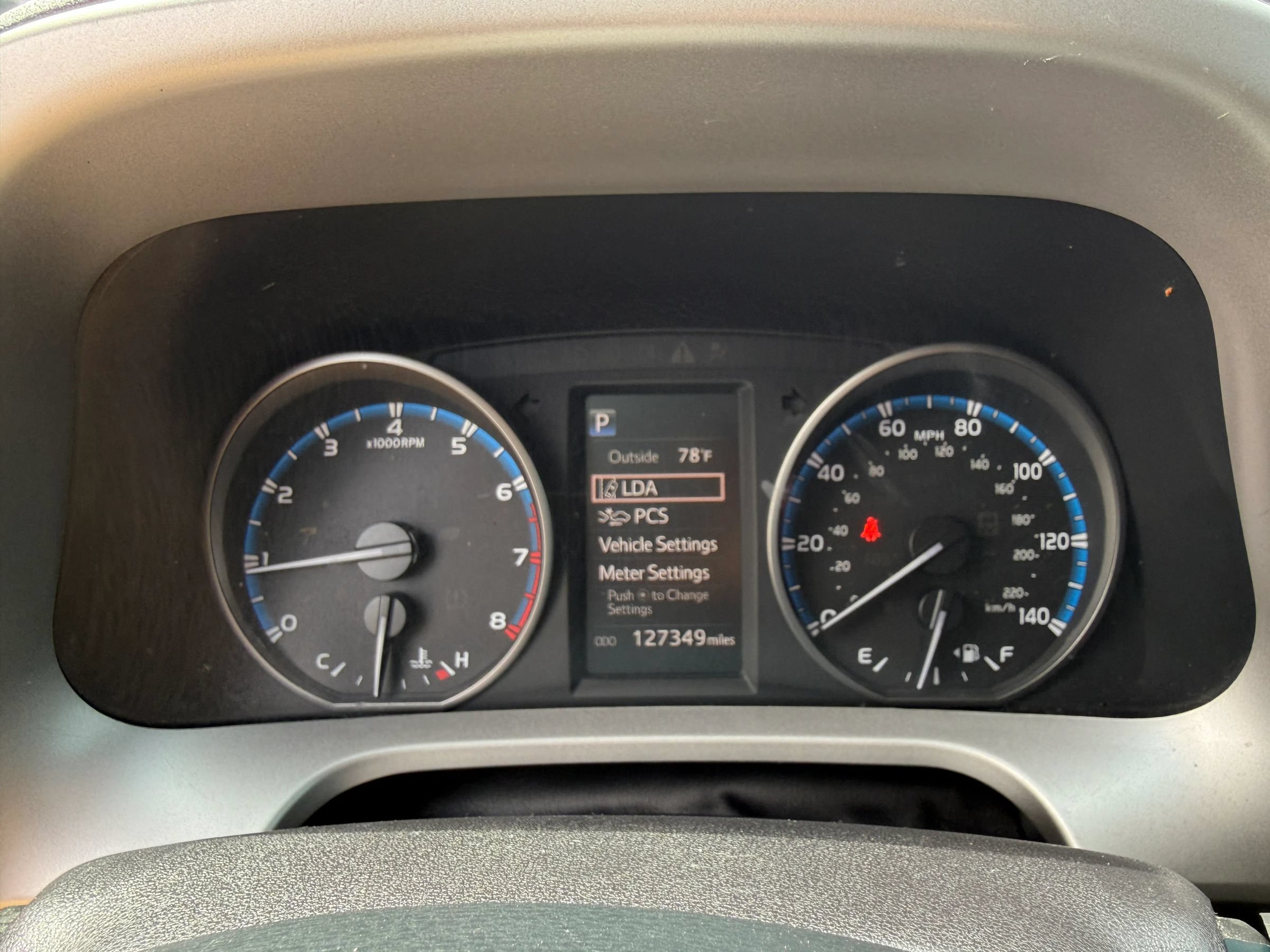 Used 2017 Toyota RAV4 LE FWD image 15
