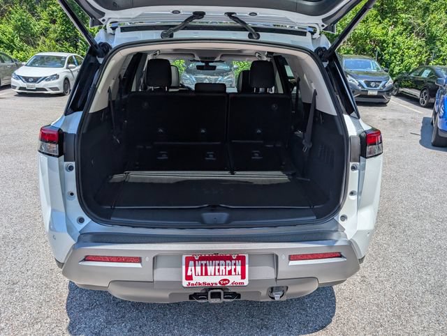 New 2026 Nissan Pathfinder Platinum w/ Cargo Package AWD/4WD image 12