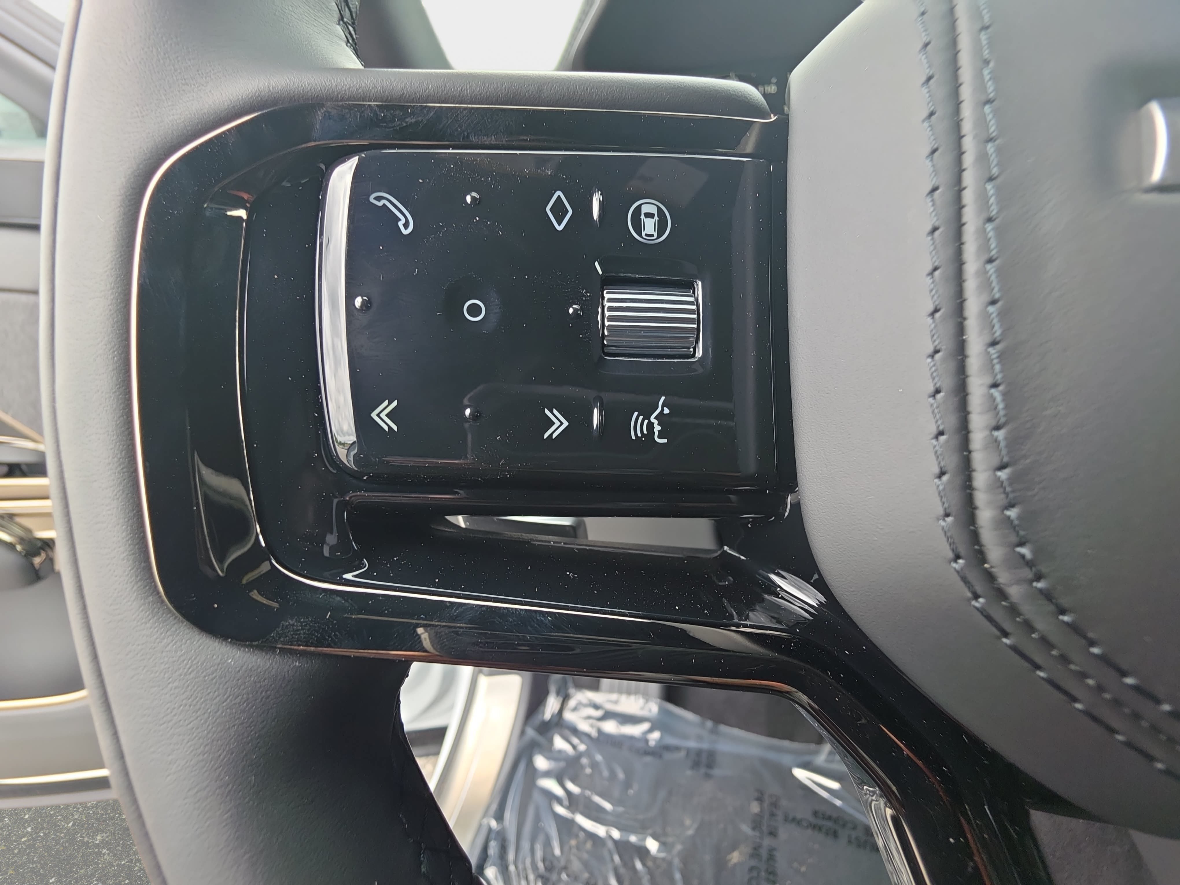New 2026 Land Rover Range Rover Sport Dynamic SE AWD/4WD image 17
