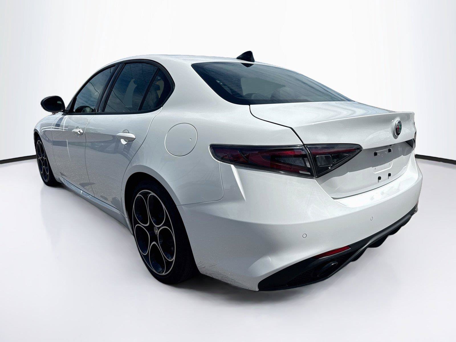 Used 2025 Alfa Romeo Giulia w/ Driving Assist Package RWD image 3