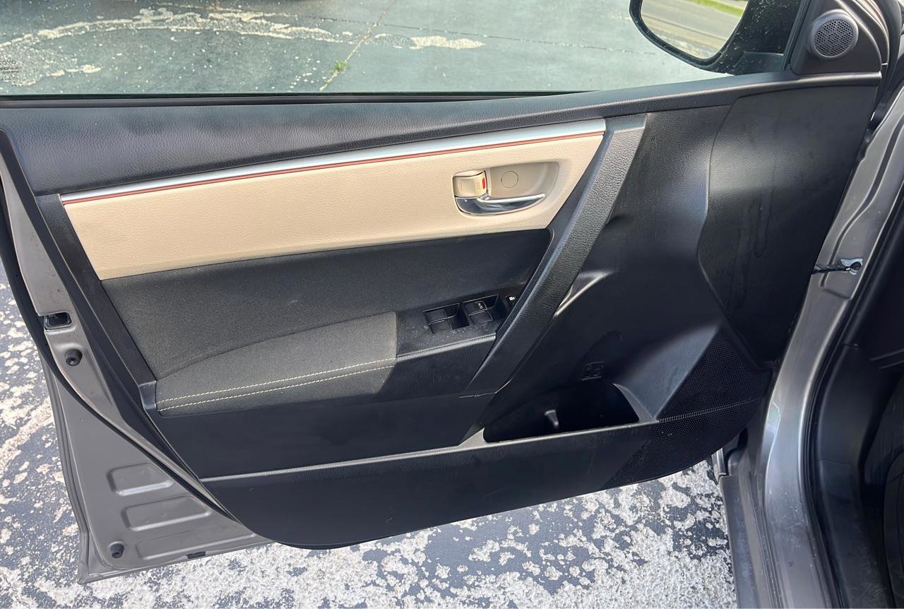 Used 2016 Toyota Corolla LE FWD image 9