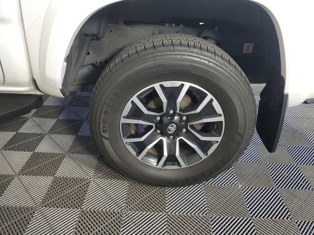 Used 2016 Toyota Tacoma TRD Sport AWD/4WD image 10