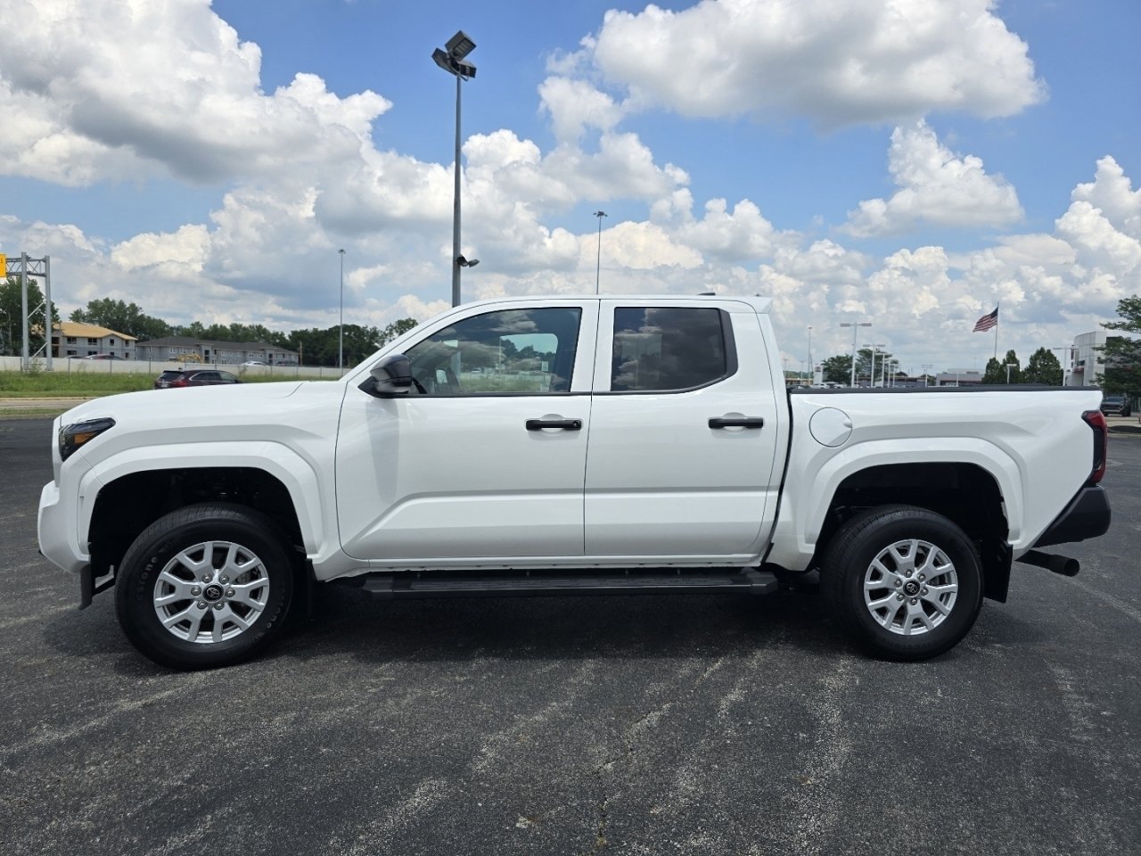 Certified 2024 Toyota Tacoma SR AWD/4WD image 11