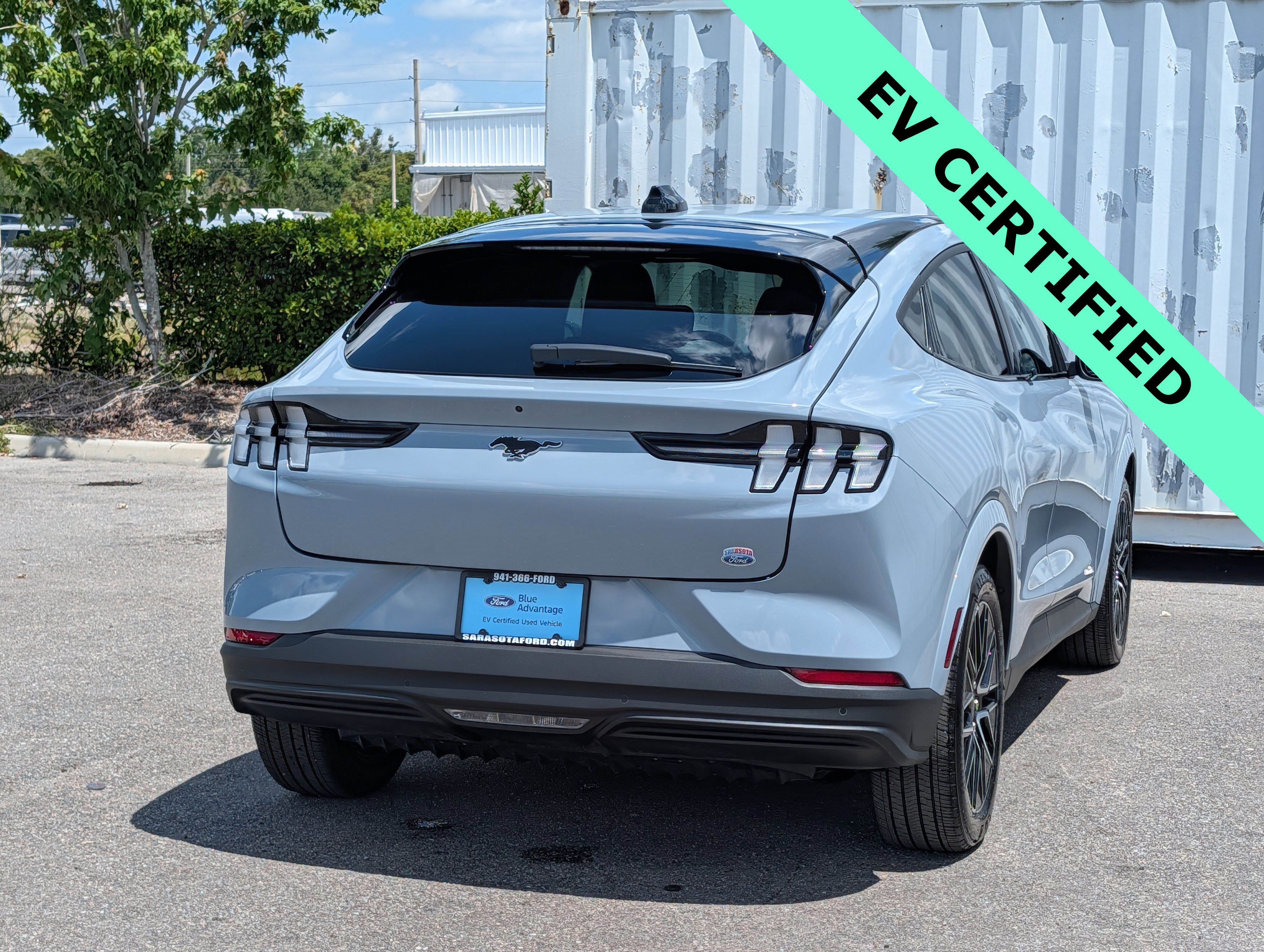 Used 2025 Ford Mustang Mach-E Premium AWD/4WD image 4