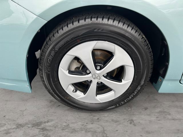 Used 2015 Toyota Prius Four FWD image 9