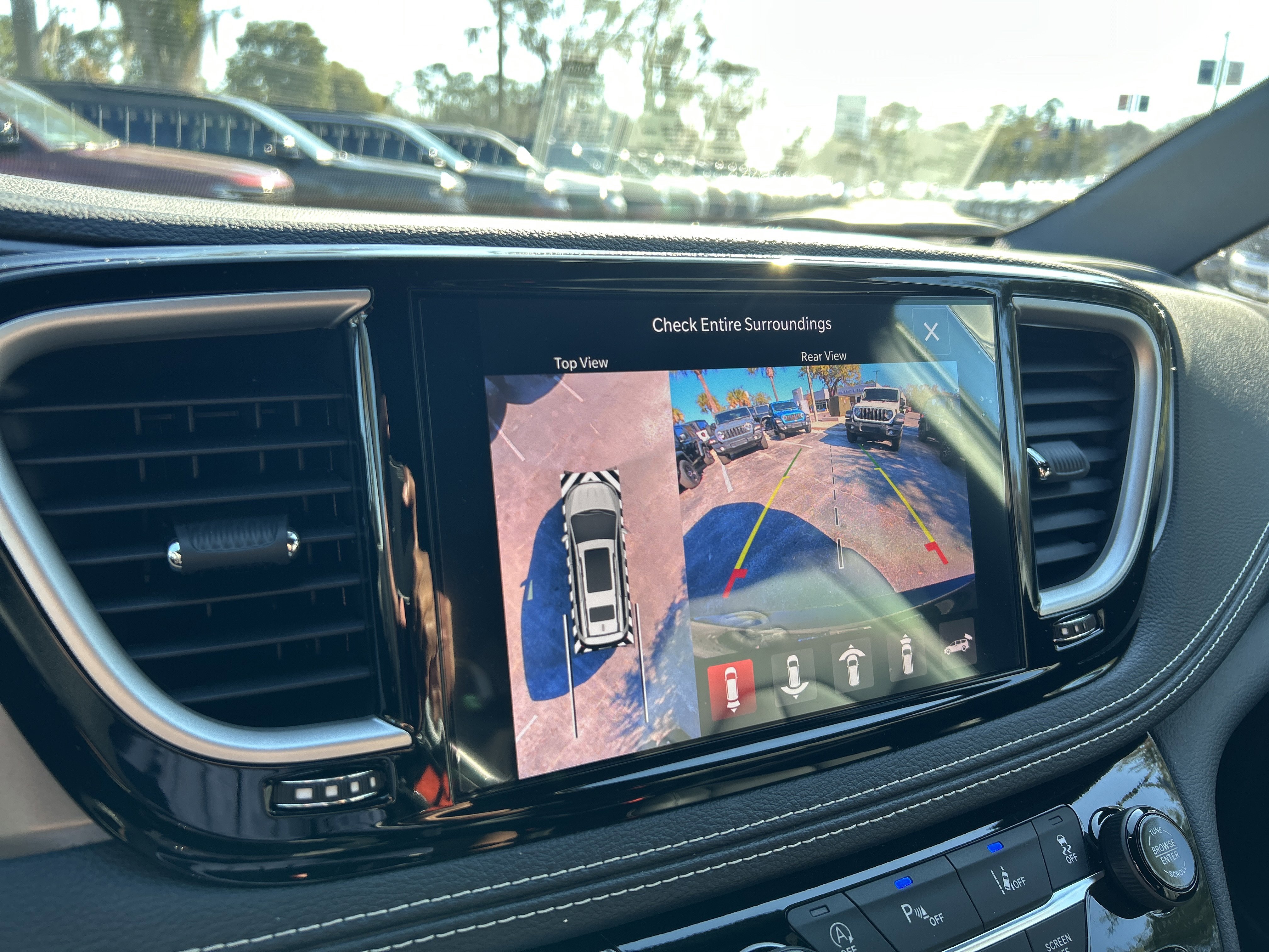 New 2026 Chrysler Pacifica Select image 49