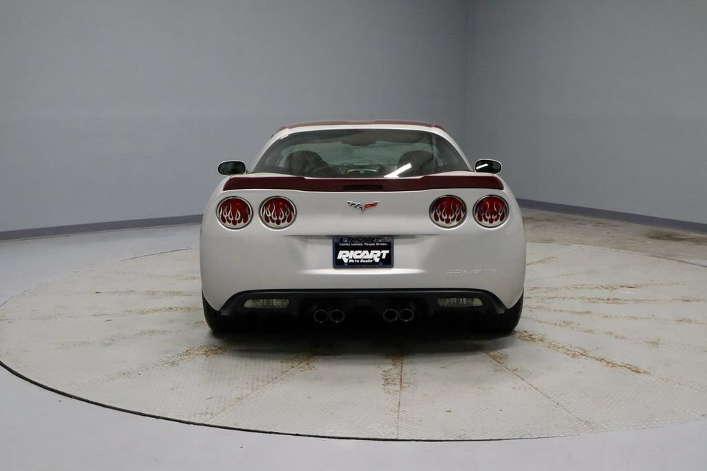 Used 2007 Chevrolet Corvette Coupe w/ Preferred Equipment Group RWD image 8