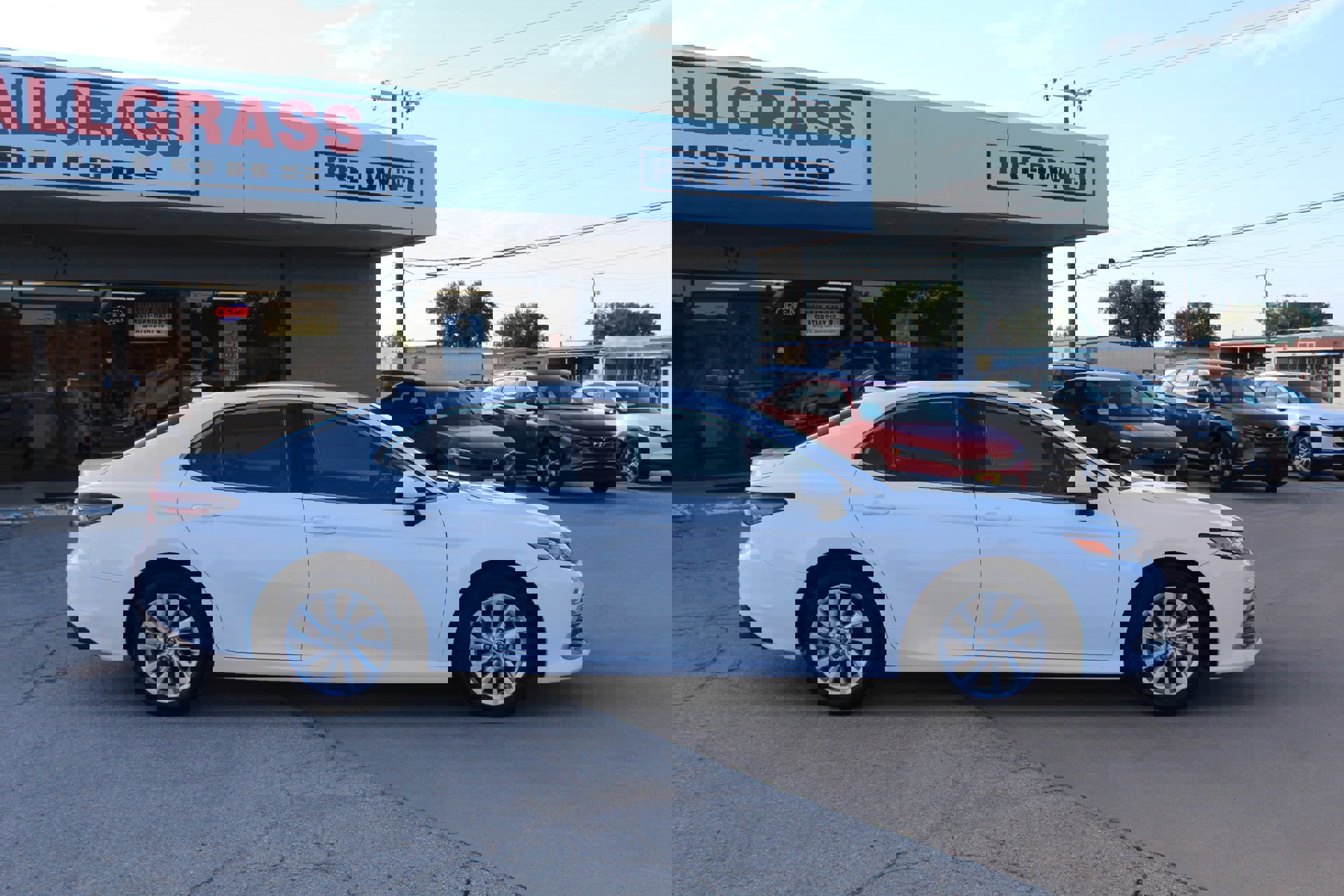 Used 2024 Toyota Camry LE image 3