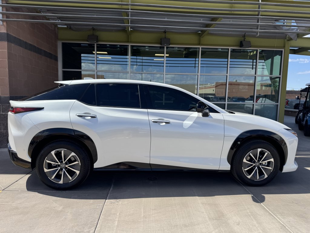 Used 2023 Lexus RZ 450e Premium image 9