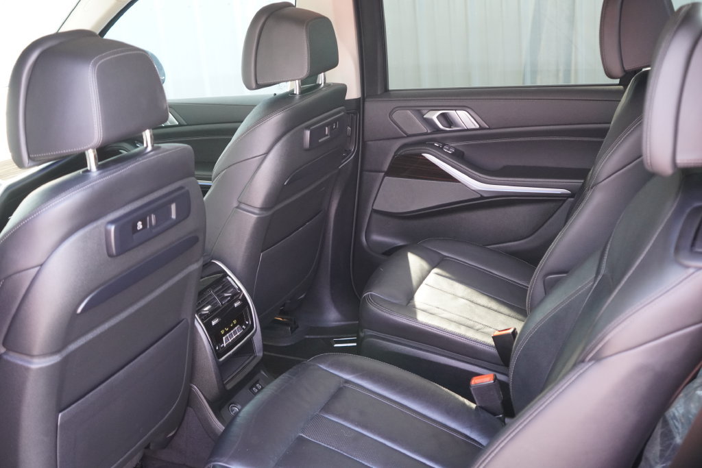 Used 2021 BMW X7 xDrive40i w/ Executive Package AWD/4WD image 32