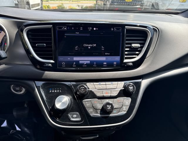 Used 2025 Chrysler Pacifica Select FWD image 22