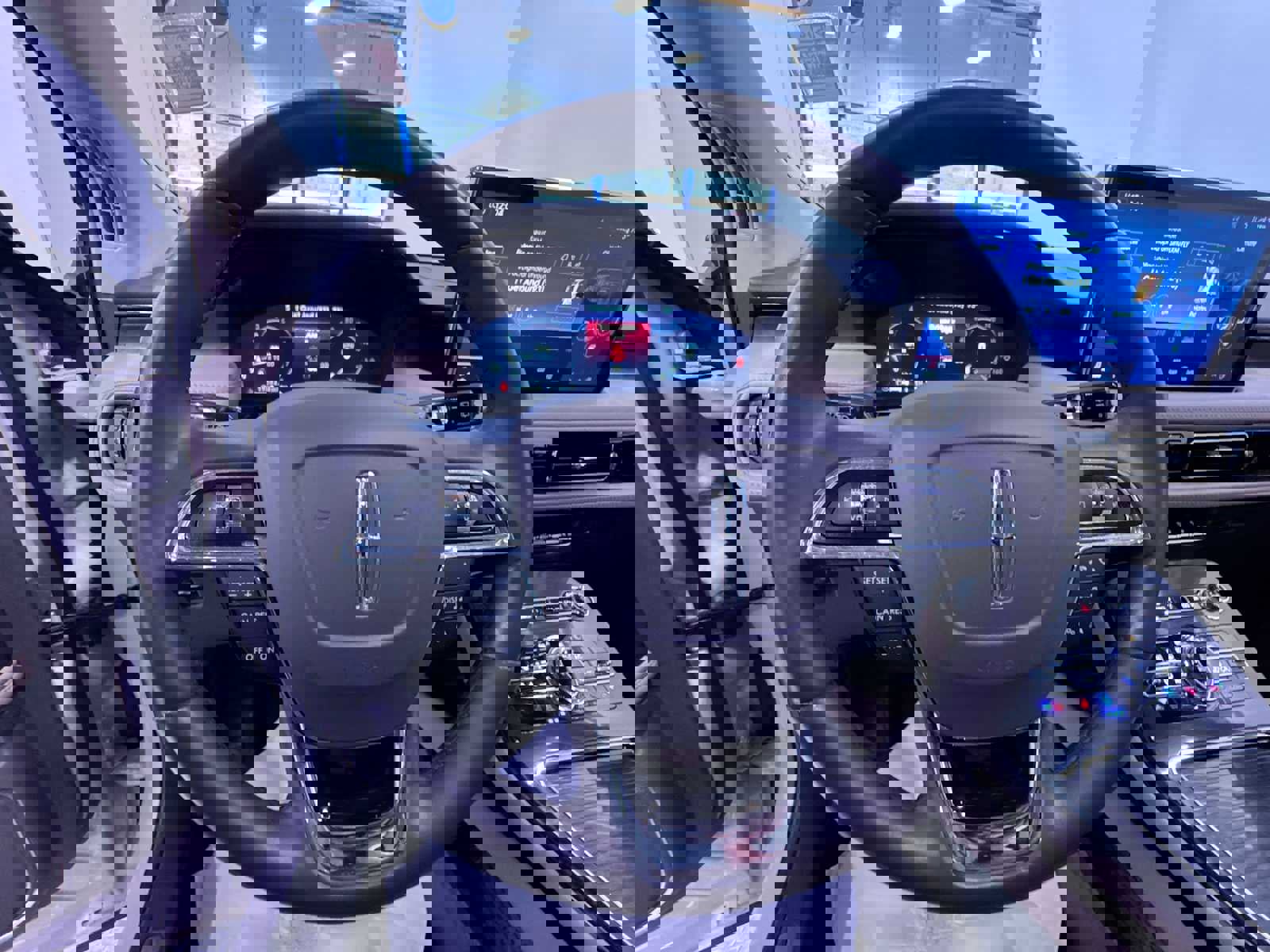 Used 2023 Lincoln Nautilus Reserve image 15