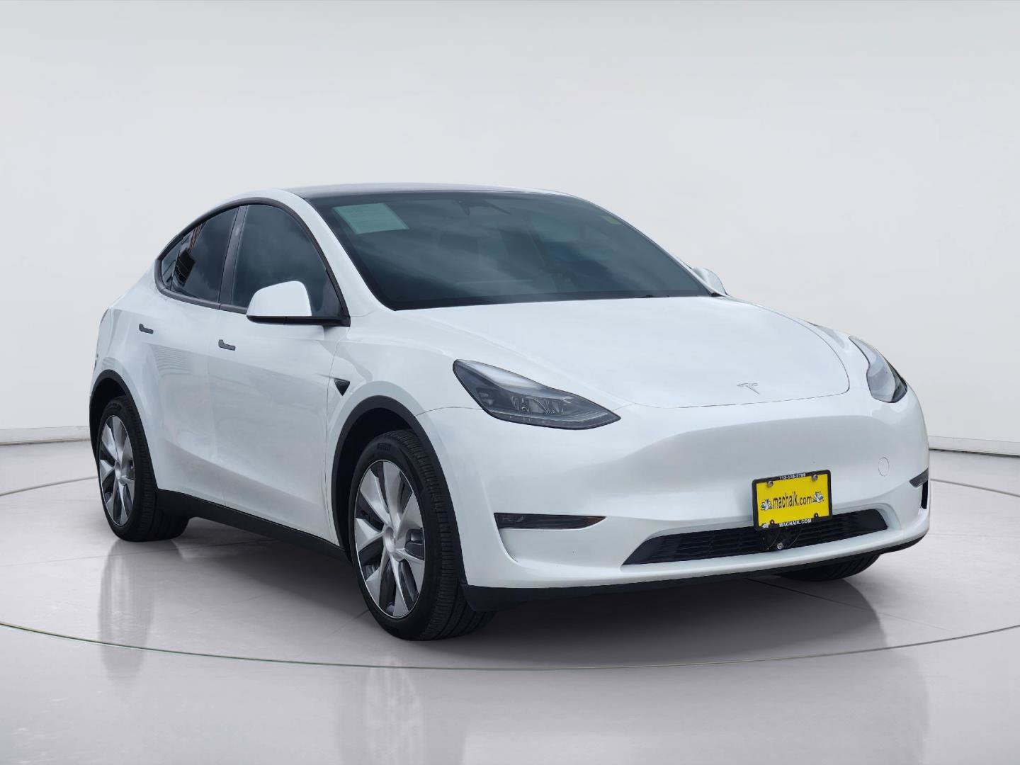 Used 2024 Tesla Model Y Long Range AWD/4WD image 3