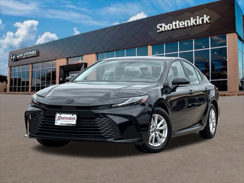 Used 2025 Toyota Camry LE w/ Convenience Package FWD image 1