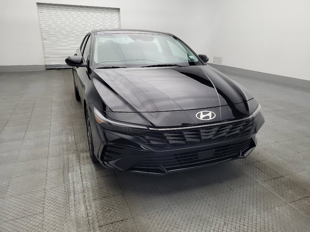 Used 2025 Hyundai Elantra SEL image 14