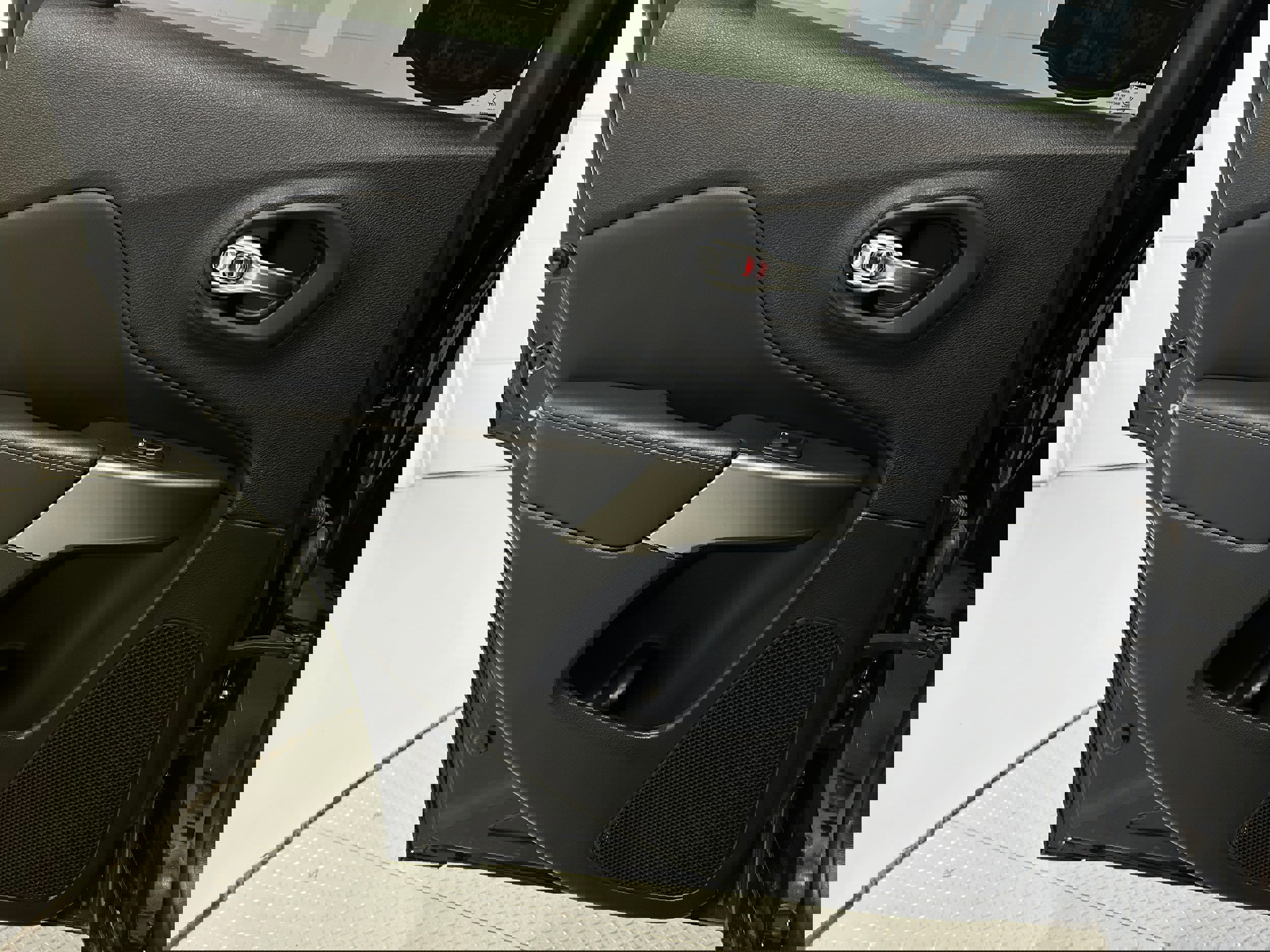 Used 2019 Jeep Cherokee High Altitude image 29