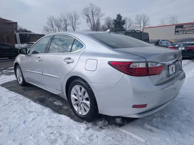 Used 2013 Lexus ES 300h w/ Luxury Pkg FWD image 4