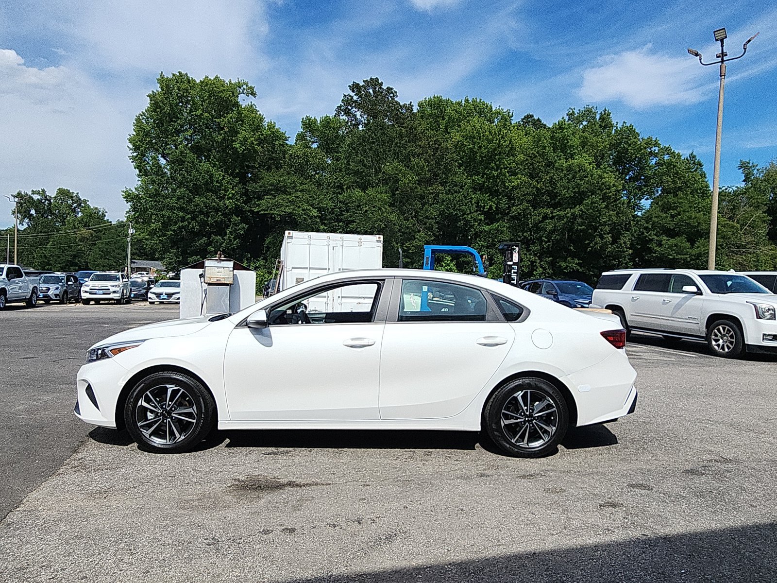 Used 2024 Kia Forte LXS w/ LXS Technology Package FWD image 2