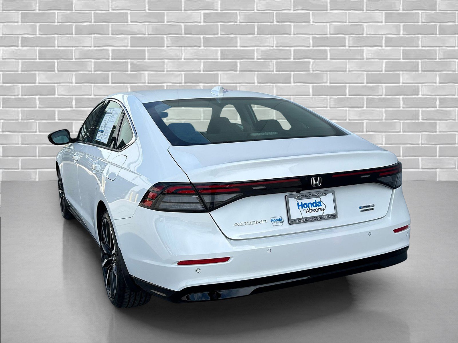 Used 2024 Honda Accord Touring image 3