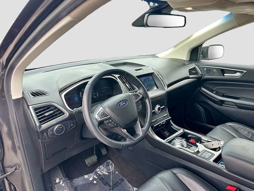 Used 2020 Ford Edge Titanium w/ Equipment Group 301A AWD/4WD image 9