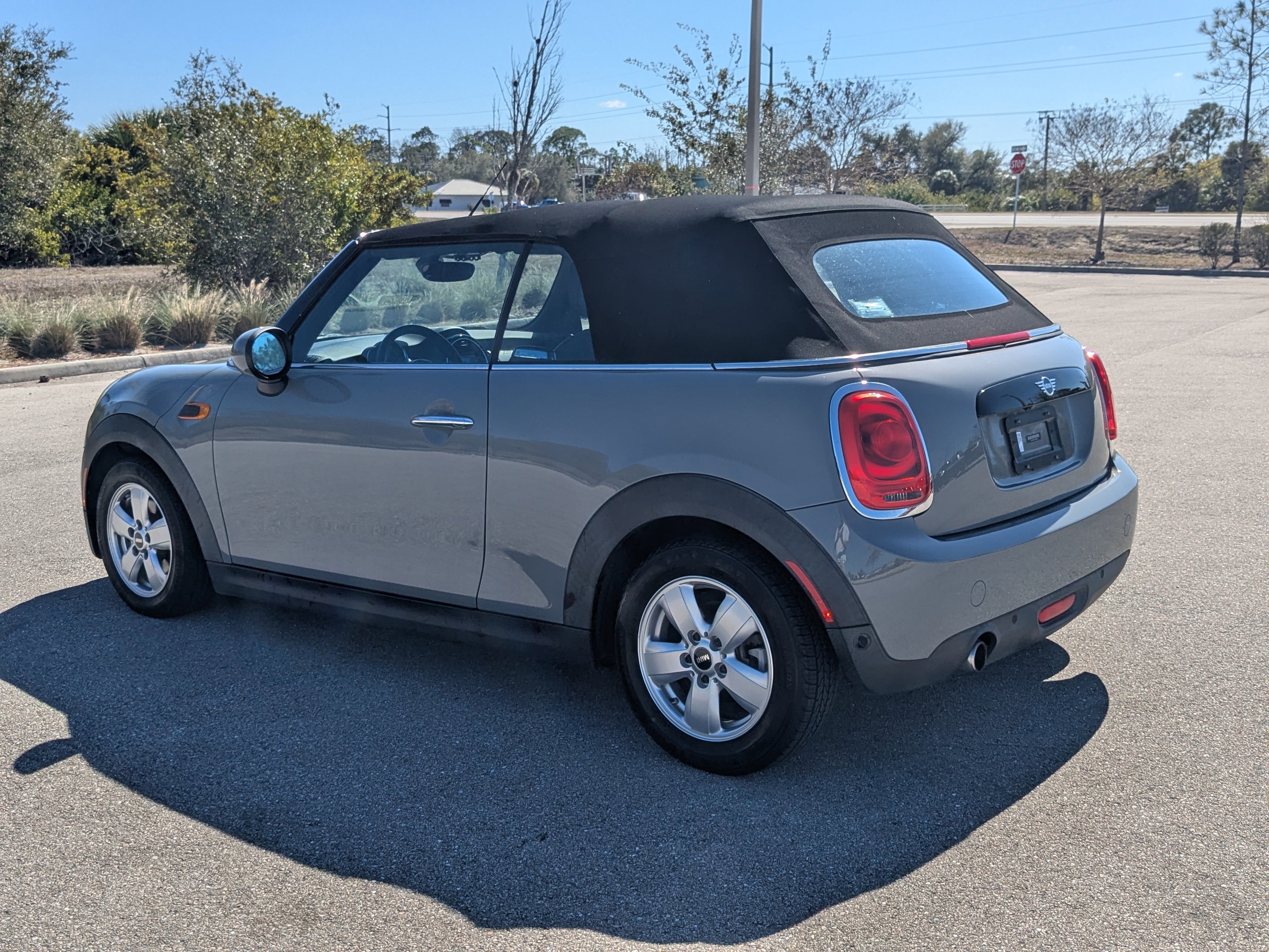 Used 2019 MINI Cooper Convertible image 6