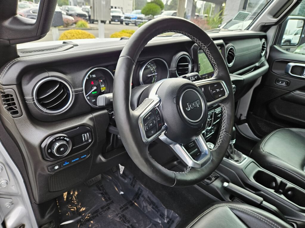 Used 2023 Jeep Wrangler Unlimited Sahara w/ Cold Weather Group AWD/4WD image 20