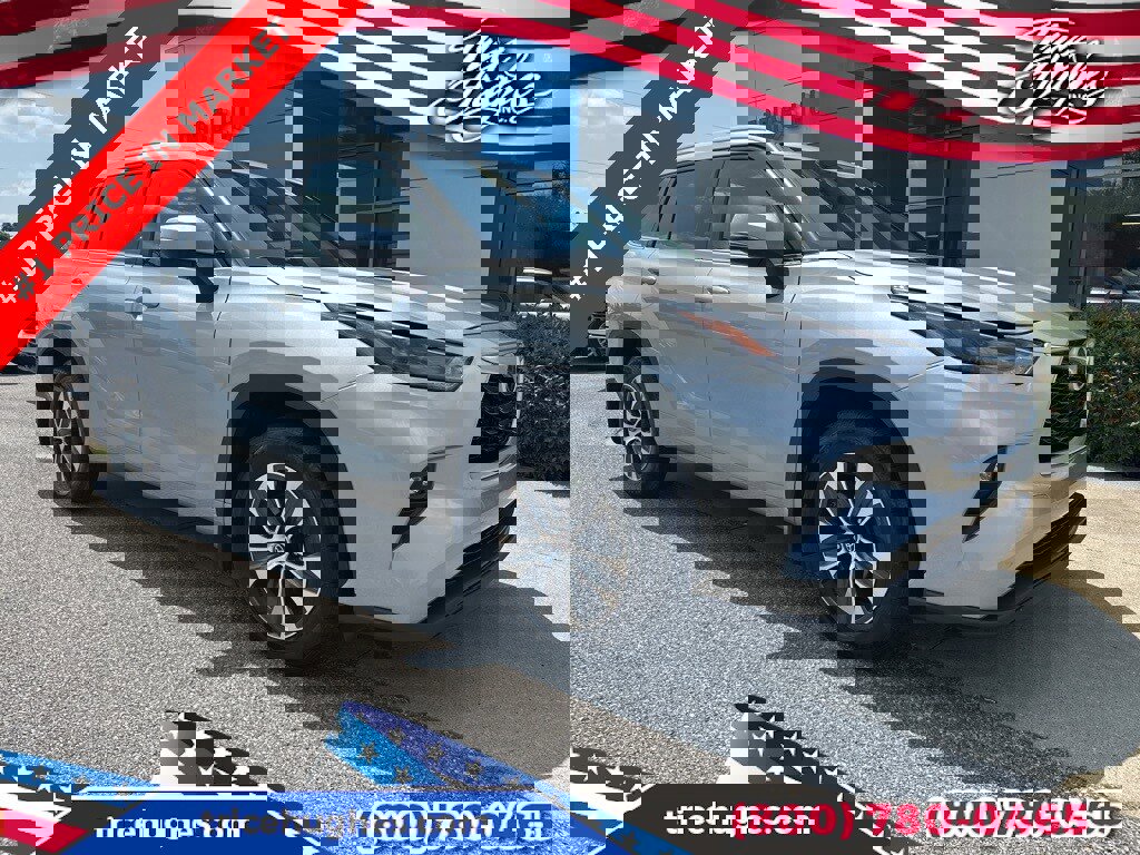 Used 2024 Toyota Highlander XLE video 1