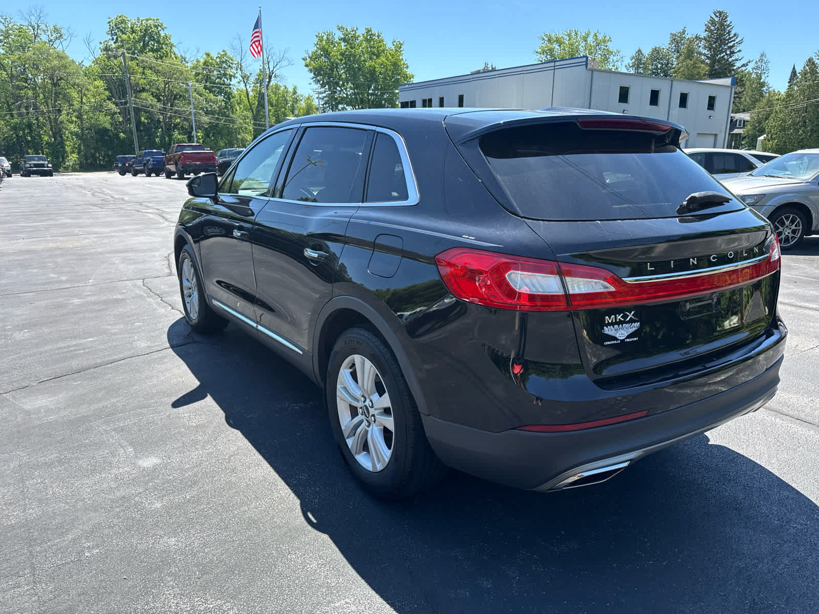 Used 2017 Lincoln MKX Premiere FWD image 5