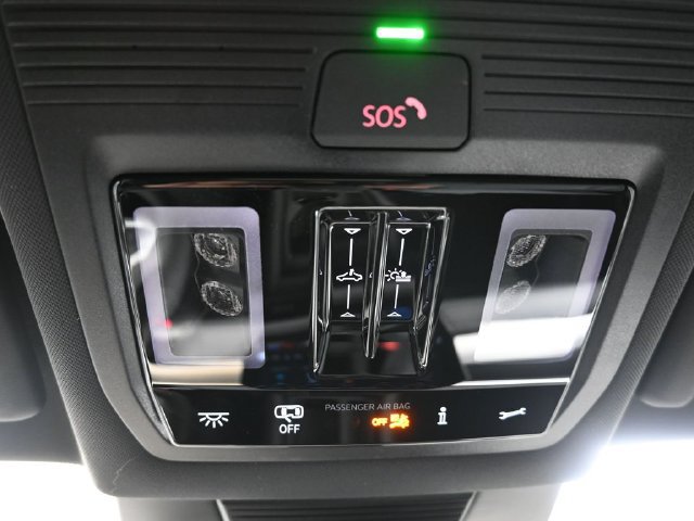 Used 2026 Volkswagen Tiguan SE R-Line AWD/4WD image 36