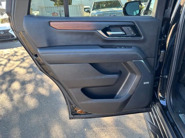 Certified 2025 GMC Yukon Denali image 28