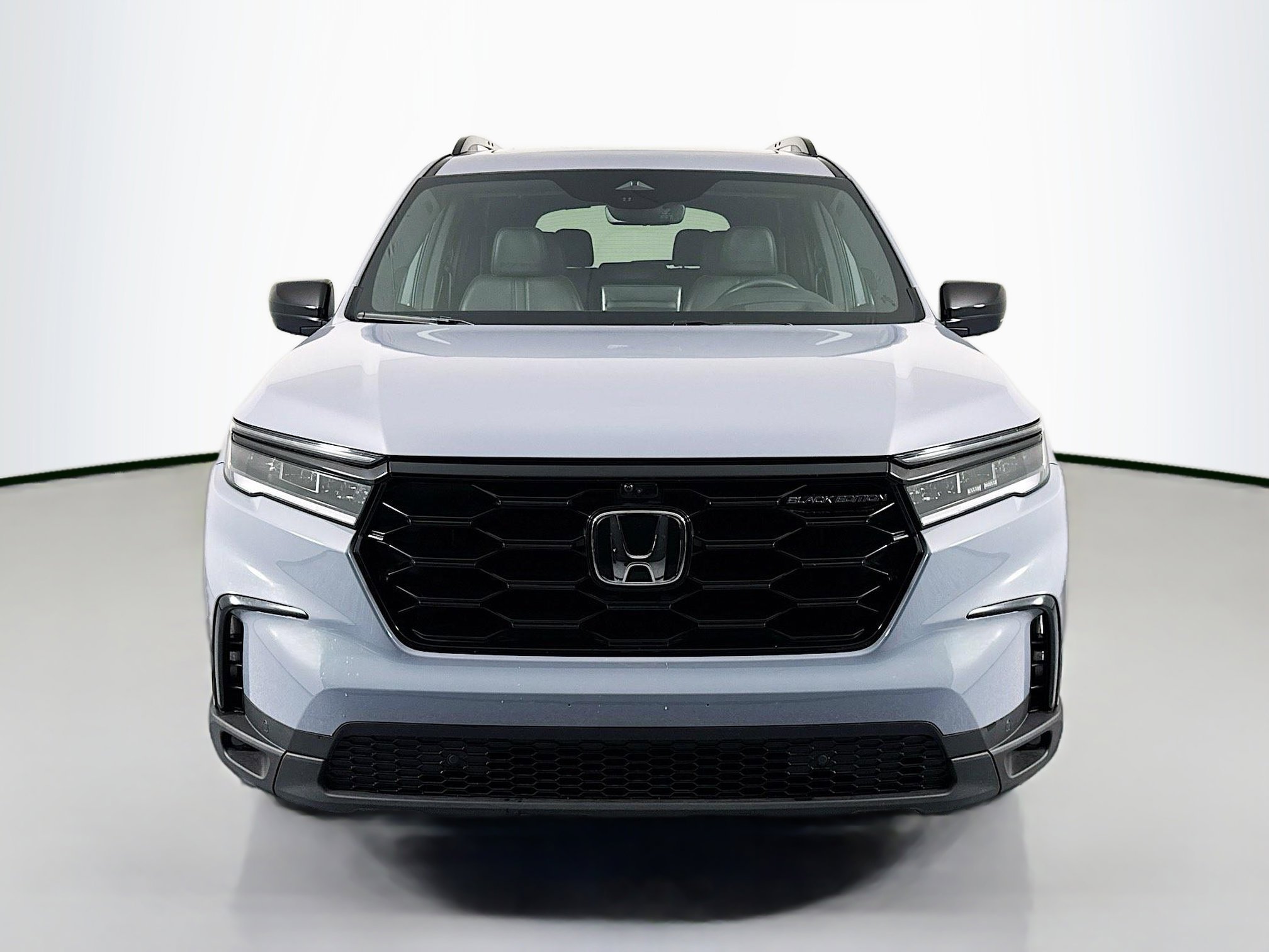 Certified 2025 Honda Pilot Black Edition image 2