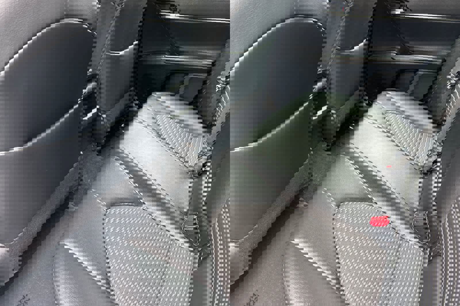 Certified 2022 Toyota Camry SE image 4