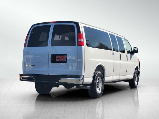 Used 2025 Chevrolet Express 3500 LT w/ LT Preferred Equipment Group image 4