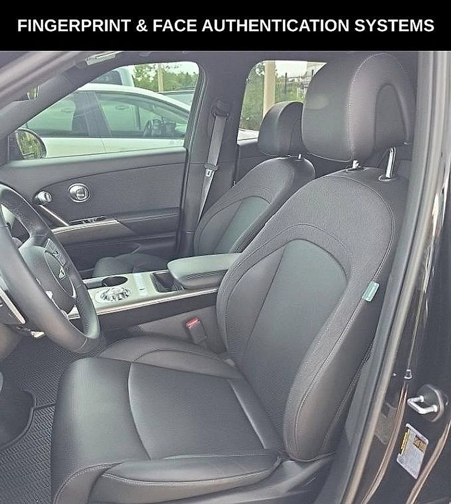 Used 2025 Genesis GV60 RWD image 5