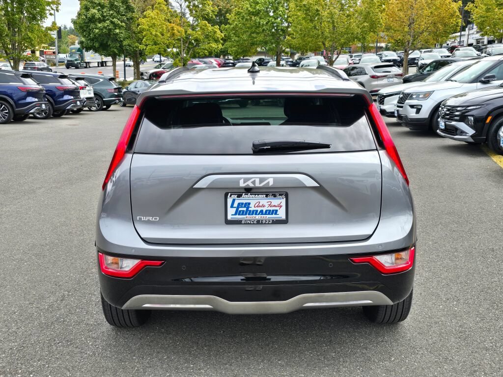 Certified 2024 Kia Niro Wind w/ Wind Preserve Package FWD image 6