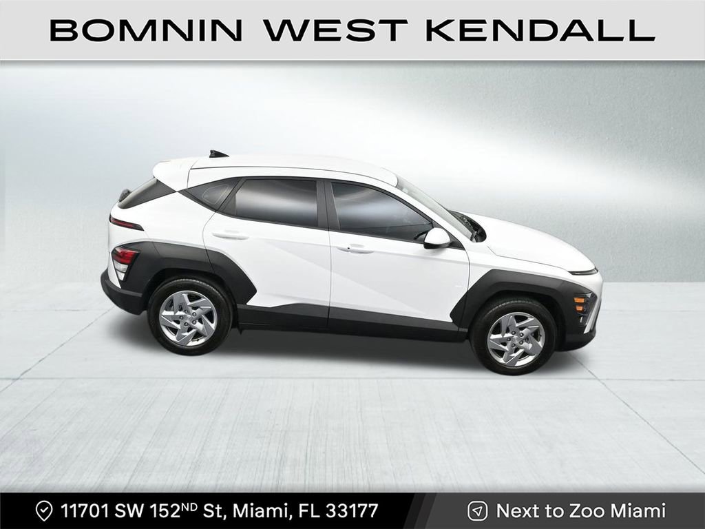 Used 2024 Hyundai Kona SE image 18