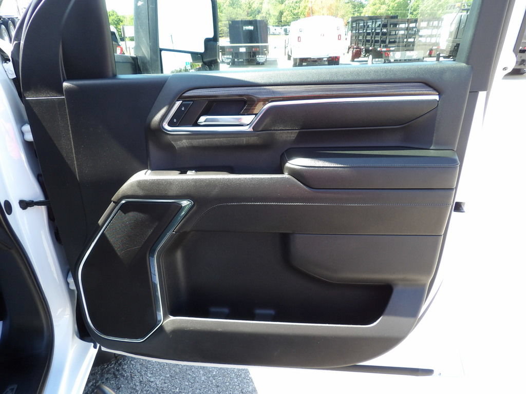 Used 2024 Chevrolet Silverado 3500 LT w/ Convenience Package AWD/4WD image 39