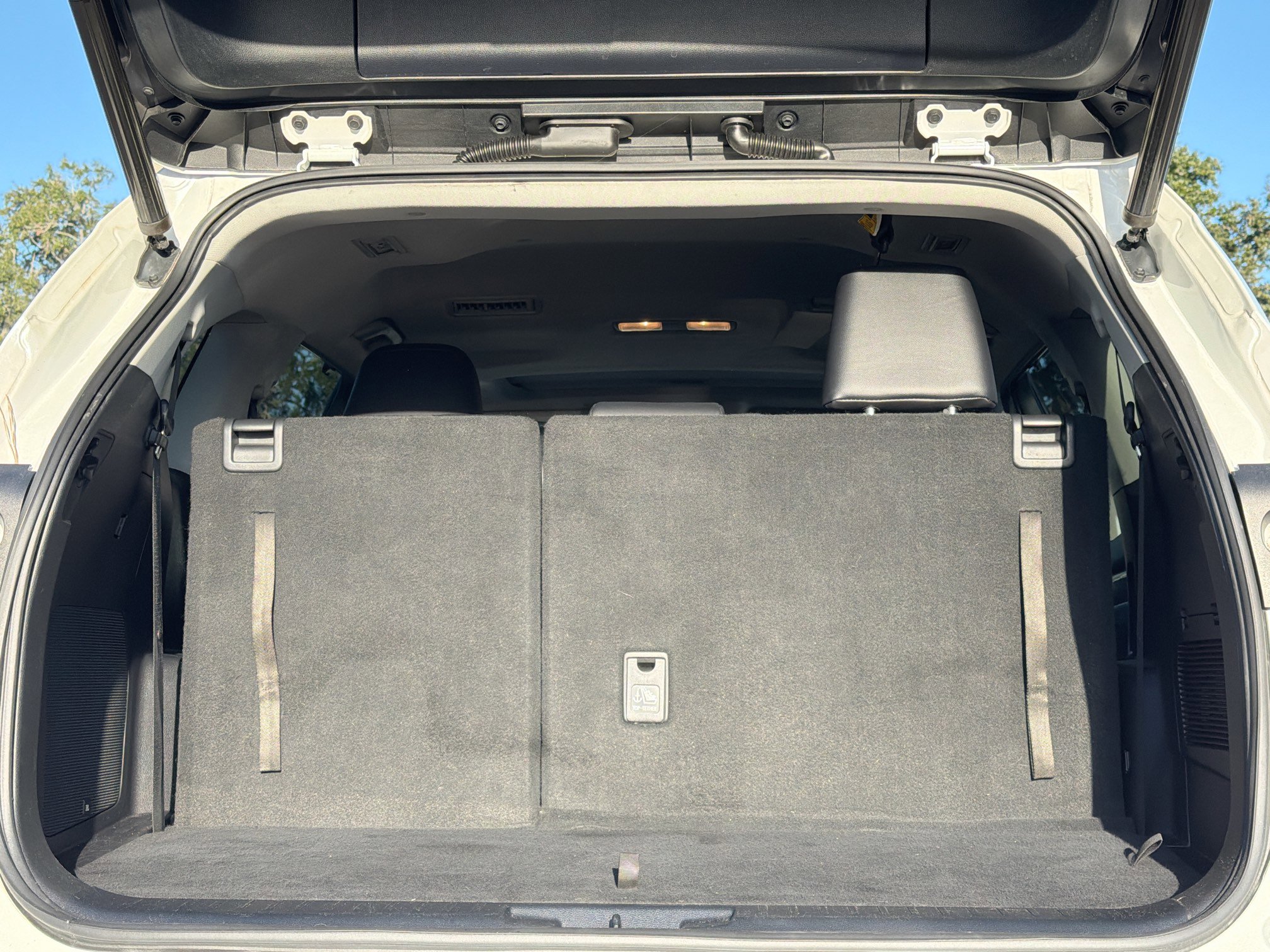 Used 2021 Toyota Highlander Limited image 12